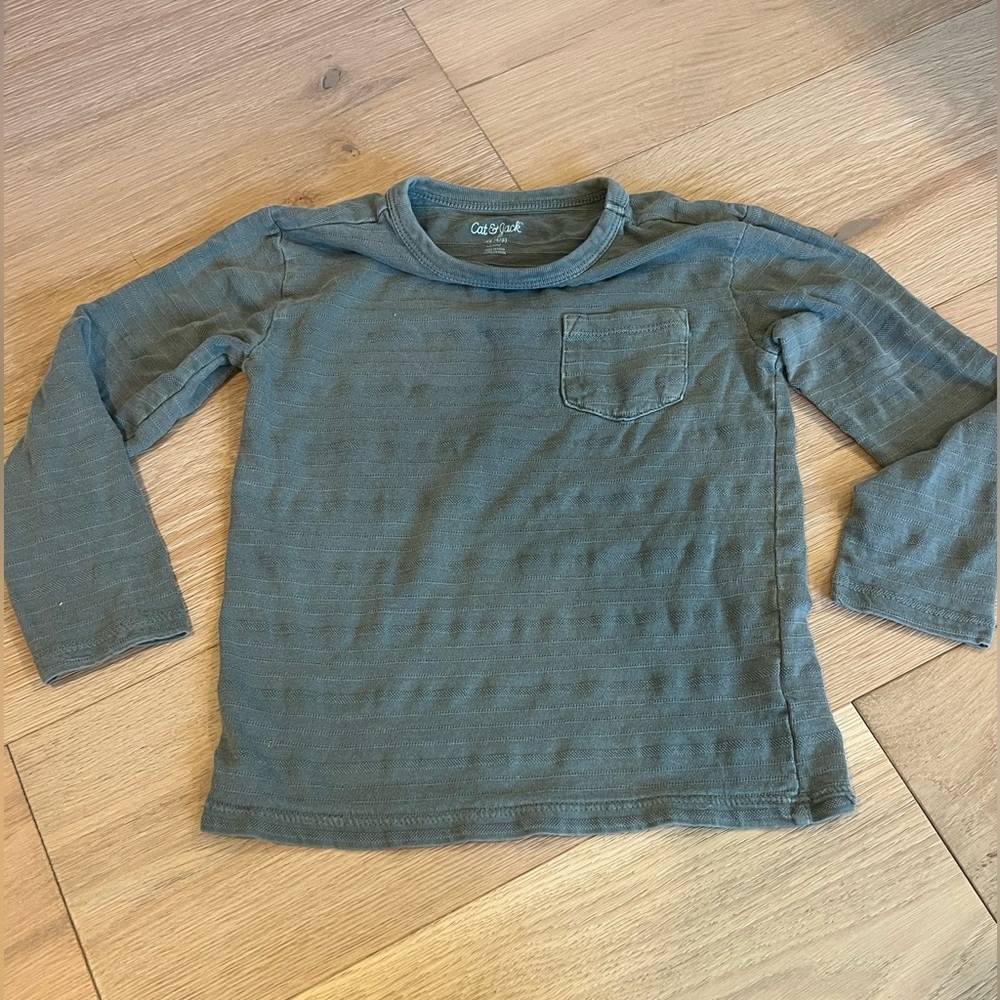 Cat & Jack Green Long Sleeve Tee Soft Knit Crew Neck Size 4/5